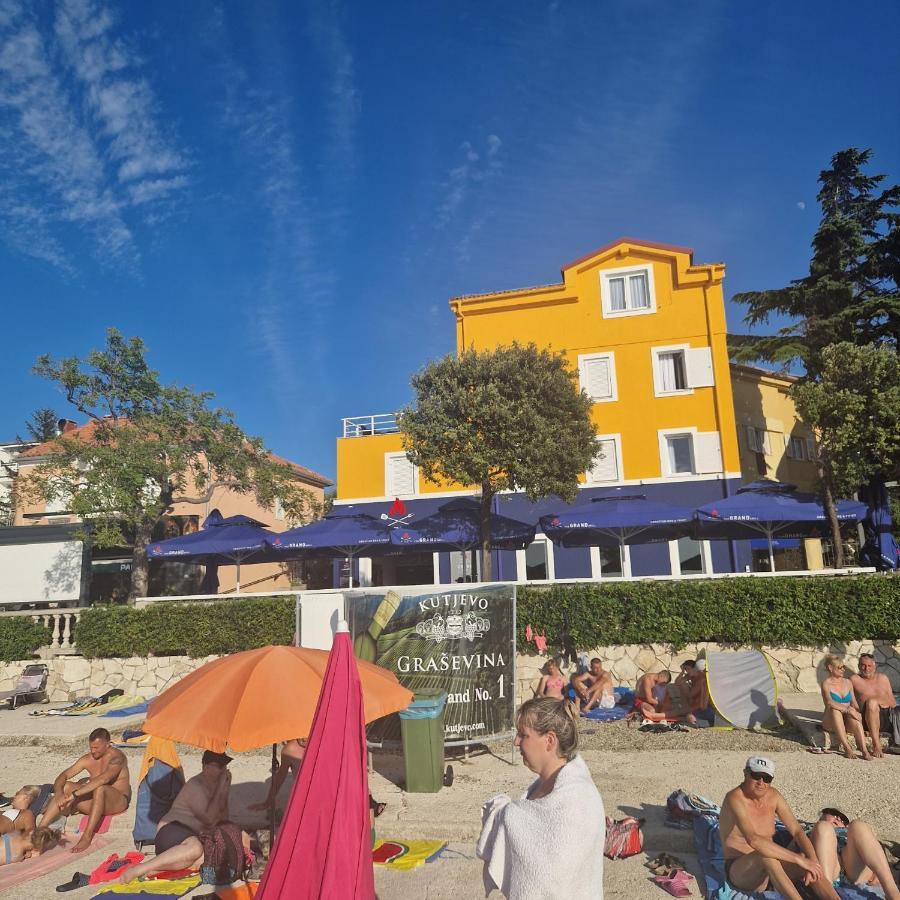 Grand - Premium Rooms & Apartments Selce Exterior photo
