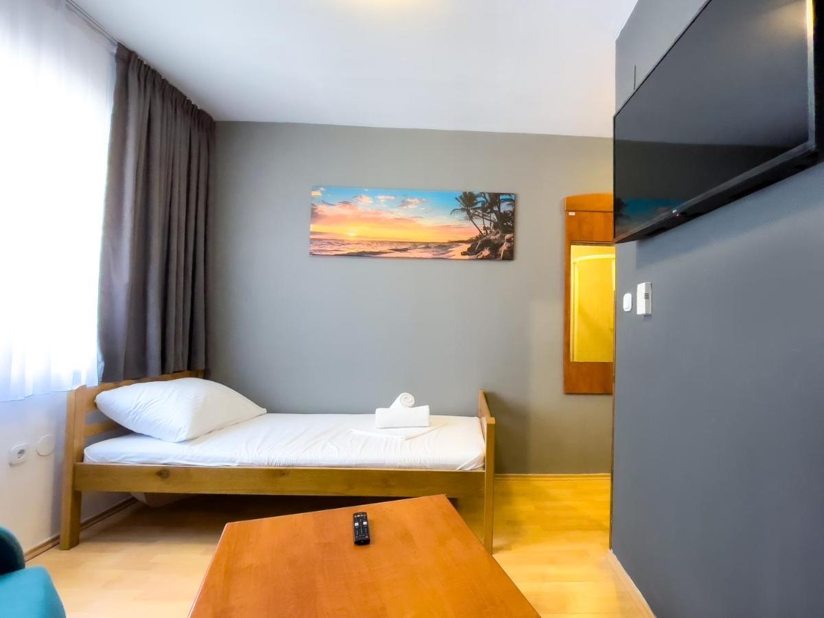 Grand - Premium Rooms & Apartments Selce Exterior photo